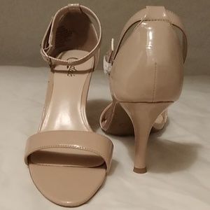 Beige heels
